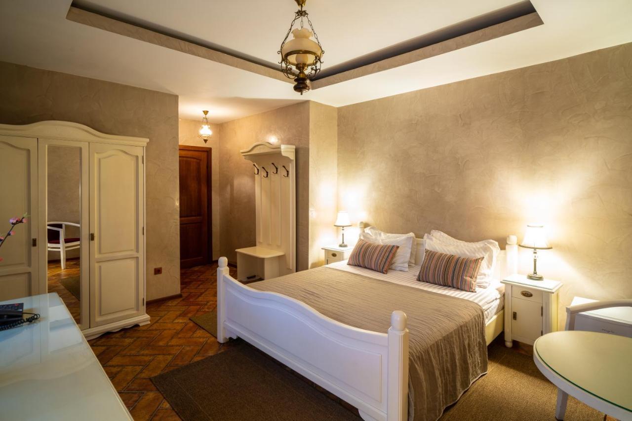 Hotel Europa Târgu Jiu Buitenkant foto