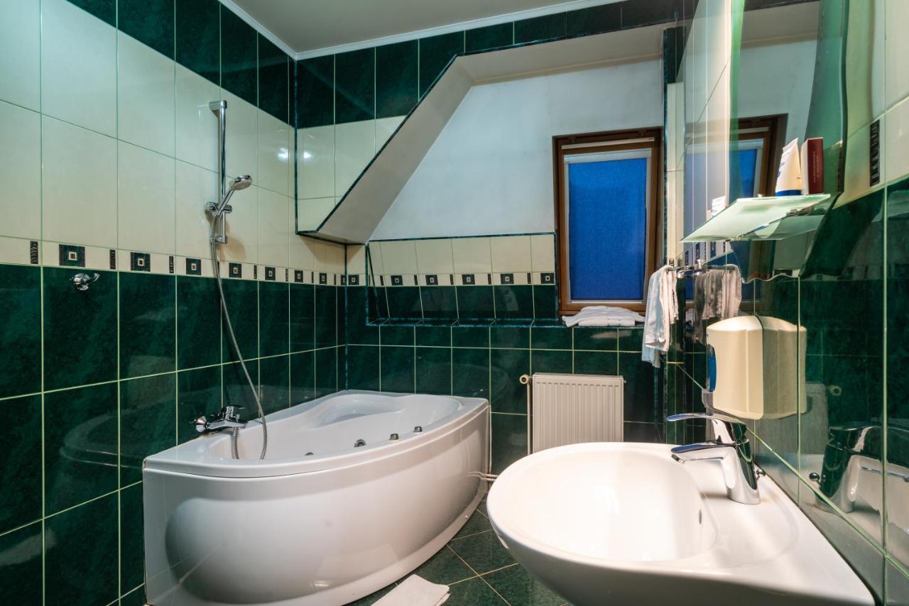Hotel Europa Târgu Jiu Buitenkant foto