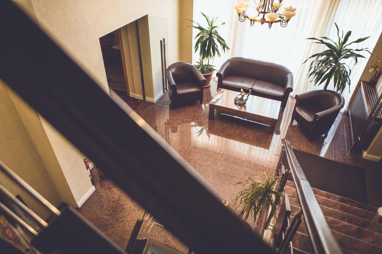 Hotel Europa Târgu Jiu Buitenkant foto